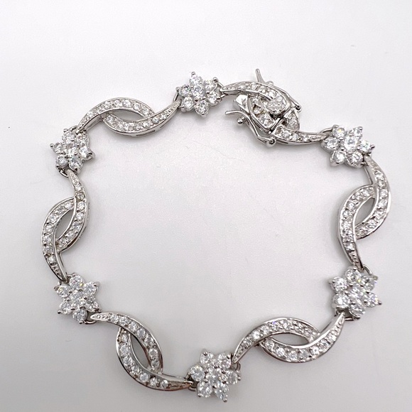 .925 Sterling Silver Clear Cz Flower And Crisscross Design Bracelet - Picture 11 of 14